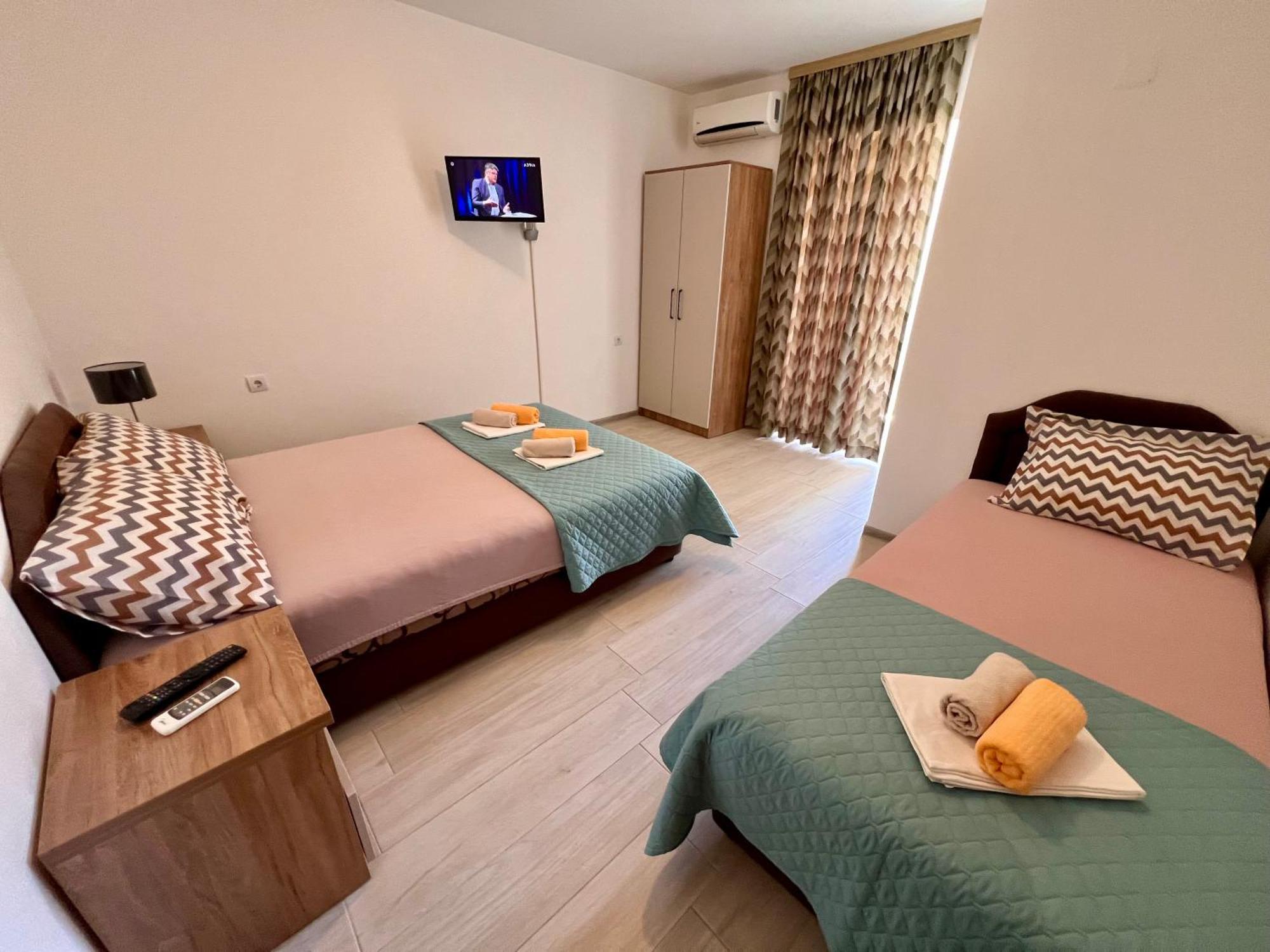 Guesthouse Civovic バール エクステリア 写真