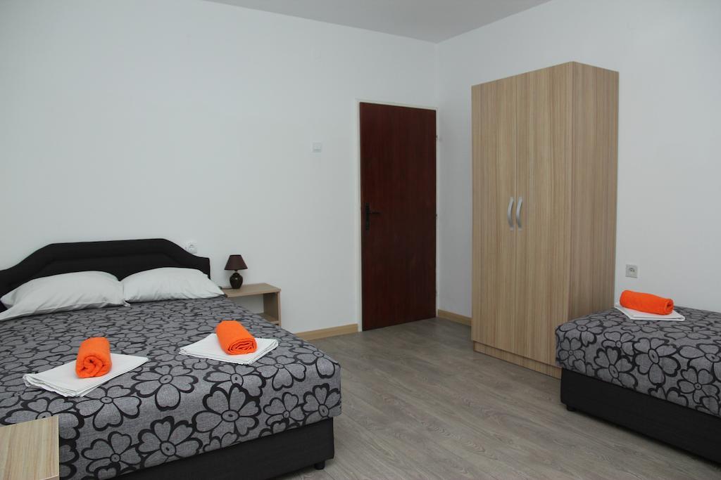 Guesthouse Civovic バール 部屋 写真